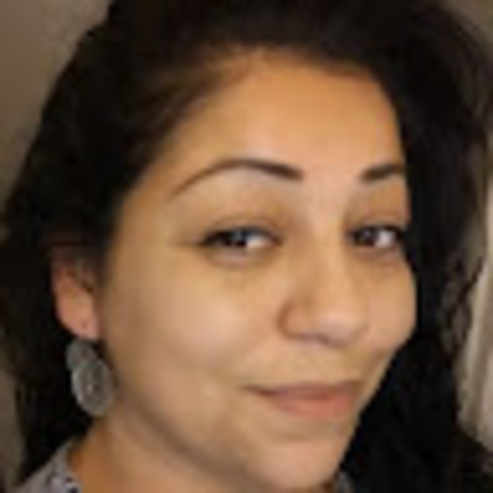 Meet your Posher, Esmeralda